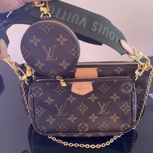 Louis Vuitton cross body purse